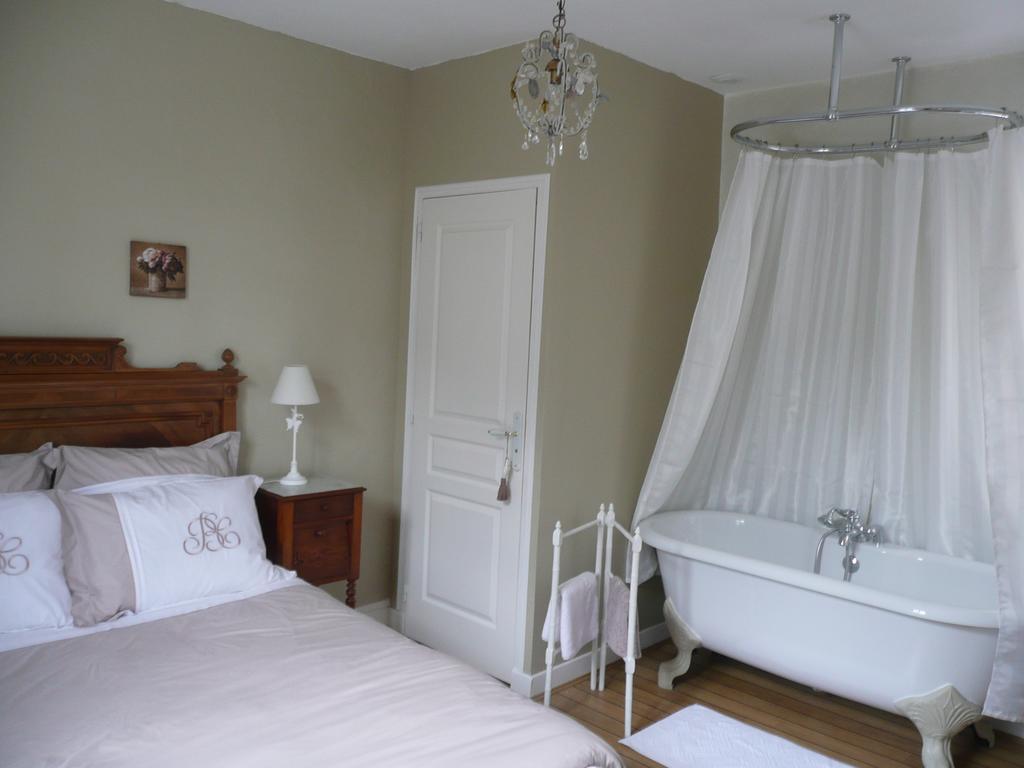 Les Lilas De Bellefontaine Bayeux Habitación foto